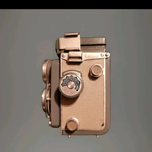 Vintage Yashica-44 Classic Camera
